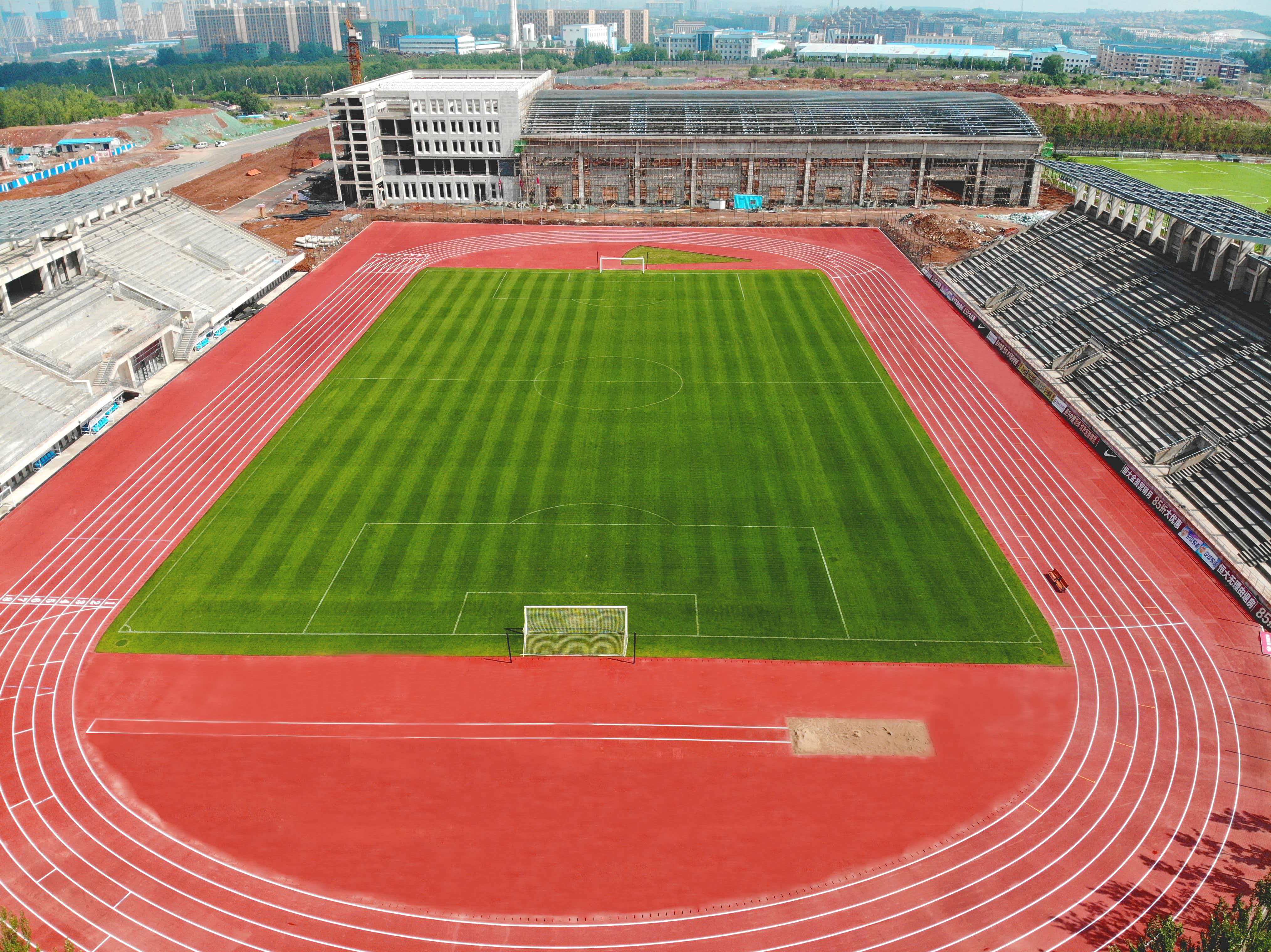 三亚市足球场人造草坪新国标塑胶跑道 - 推荐